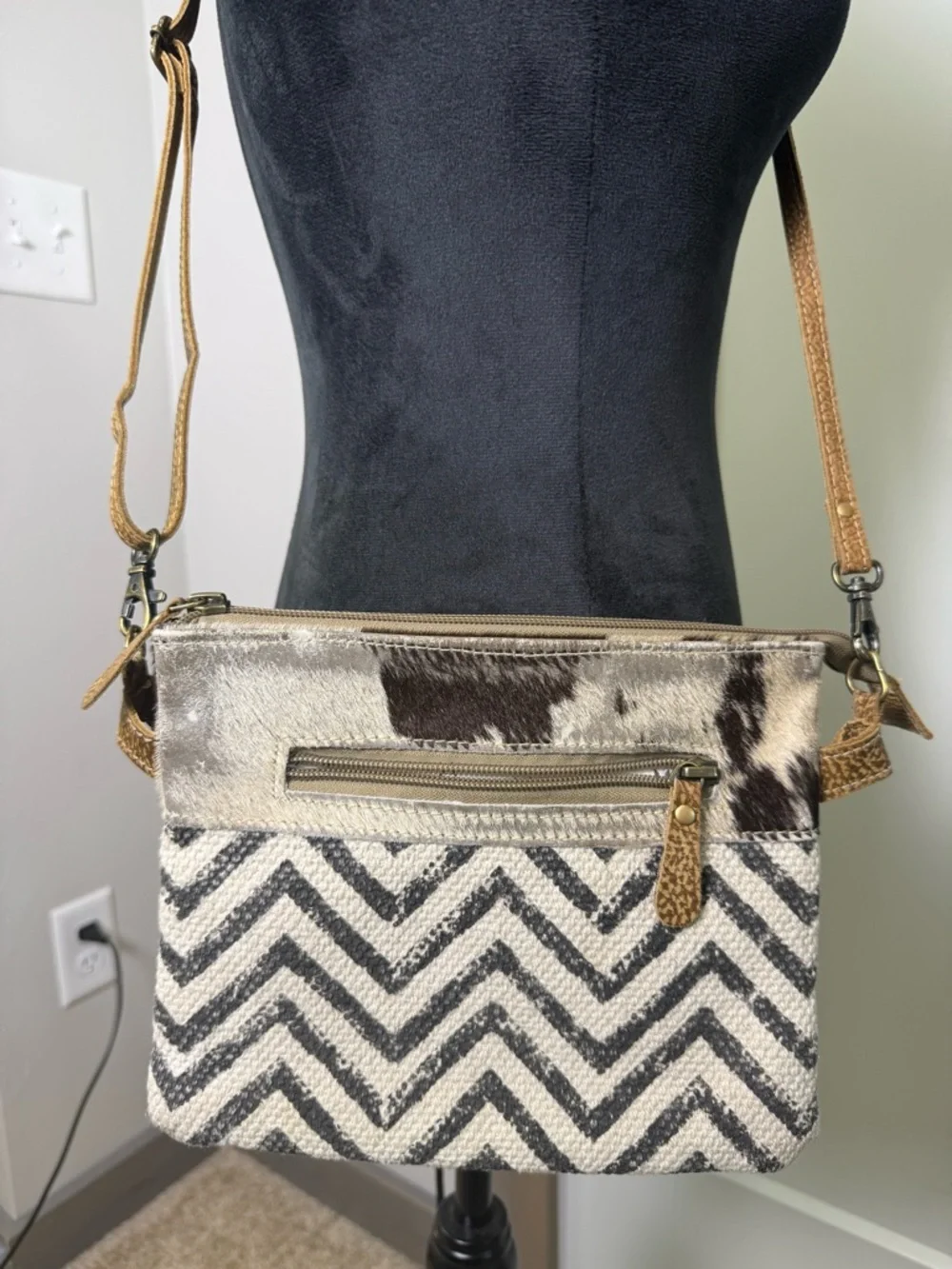 Myra Bag‎ Staggering Canvas & Cowhide Crossbody Bag Adjustable Western Chevron